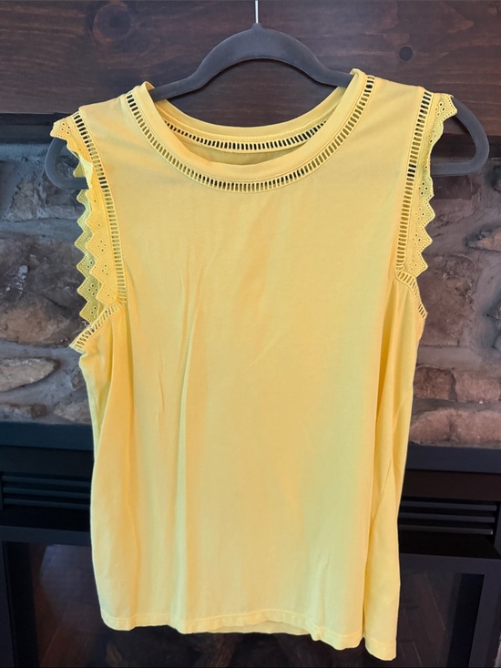 Lilly Pulitzer Tops - Lilly Pulitzer Yellow Lace-Trim Sleeveless Women's Top